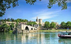 Top 3 des hotels spa pour une escapade de rêve à Avignon